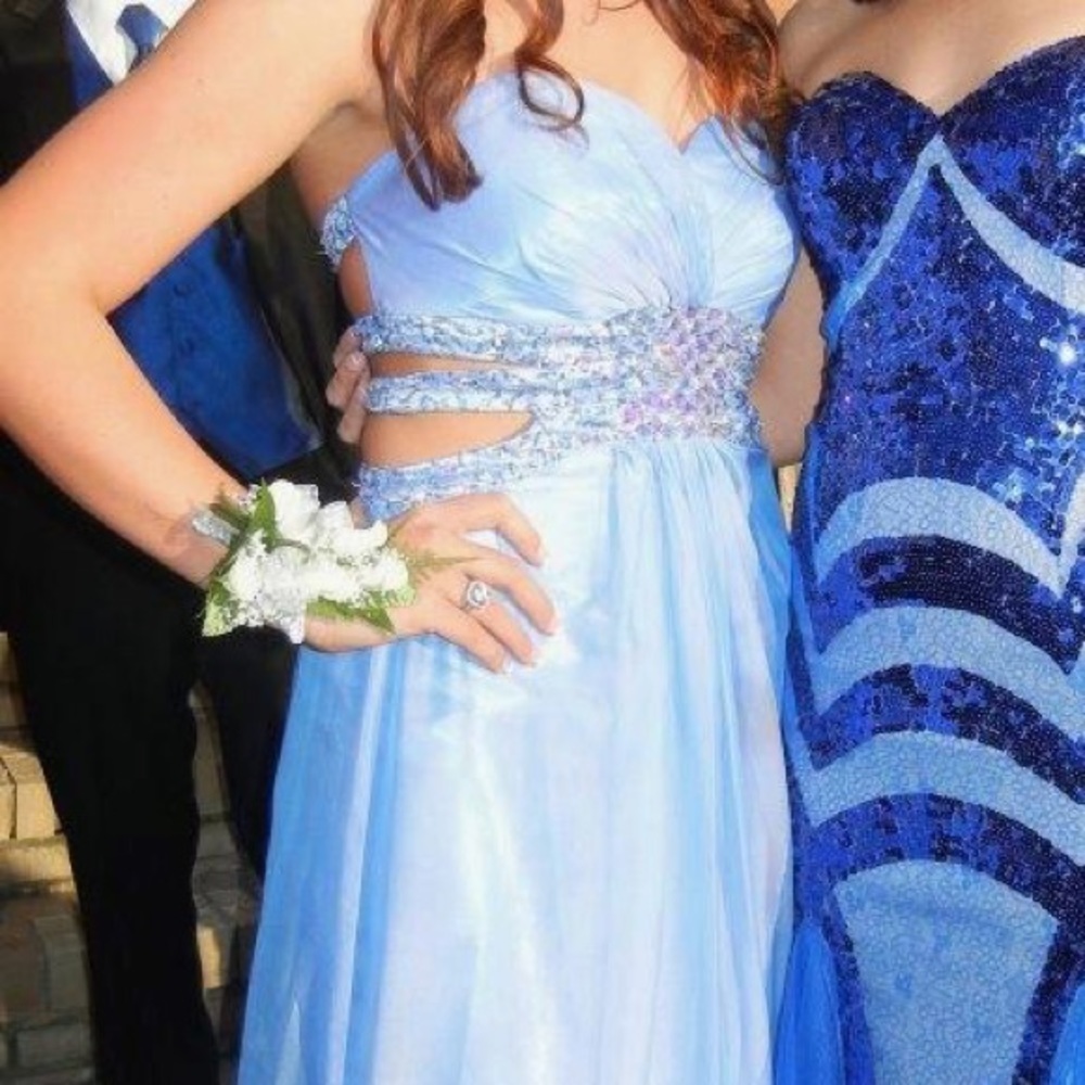 Periwinkle size 4 prom dress/ gown